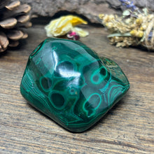 Load image into Gallery viewer, Malachite Freeform 195g