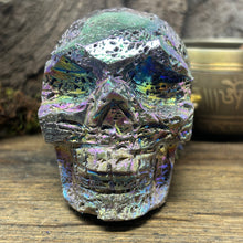 Load image into Gallery viewer, Titanium Aura Sphalerite Skull Carving
