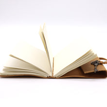 Load image into Gallery viewer, Oiled Tan Leather & Key - 200 pages - 13x18cm