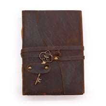 Load image into Gallery viewer, Oiled Leather & Key - 200 pages decle-edged - 13x18cm