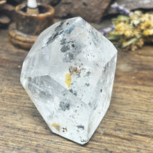 Load image into Gallery viewer, Quartz with Hematoid Inclusions