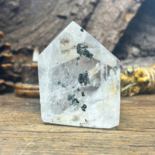 Load image into Gallery viewer, Quartz with Hematoid Inclusions