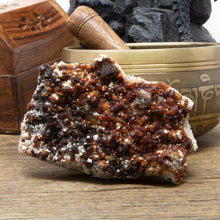 Load image into Gallery viewer, Garnet 117g