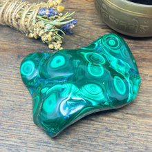 Load image into Gallery viewer, Malachite Freeform 422g
