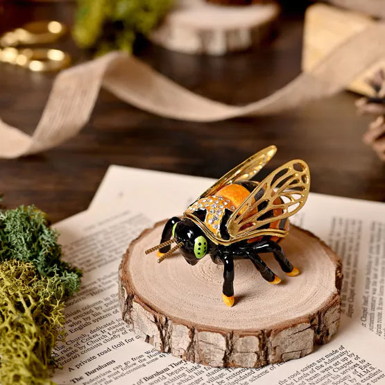 Treasured Trinkets - Bee