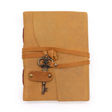 Load image into Gallery viewer, Oiled Tan Leather &amp; Key - 200 pages - 13x18cm
