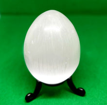 Load image into Gallery viewer, Selenite polished Egg
