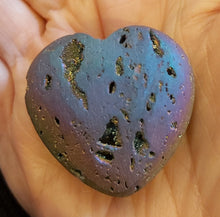 Load image into Gallery viewer, Rainbow Titanium Druzy Agate Heart 48g A
