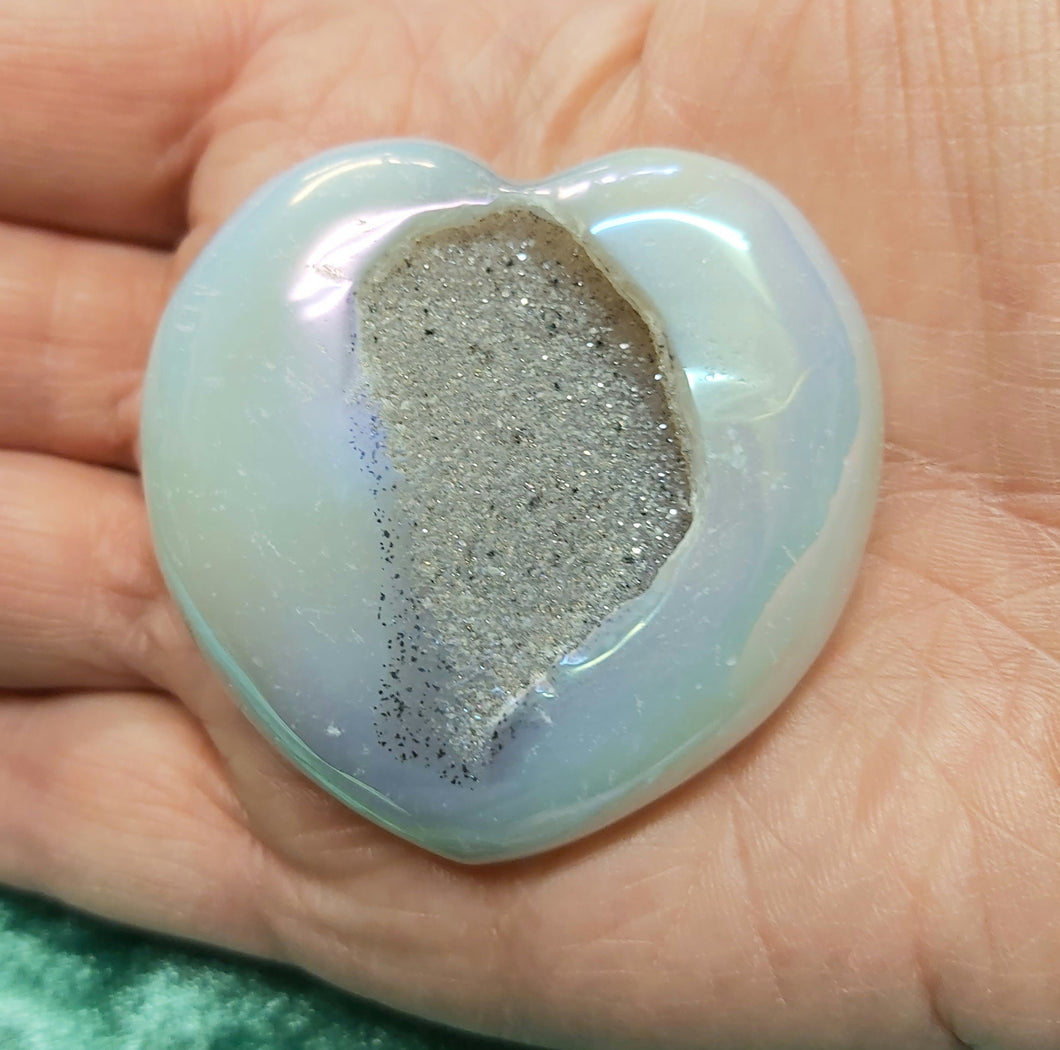 Titanium Agate Aura Heart with Druzy (4) 62g