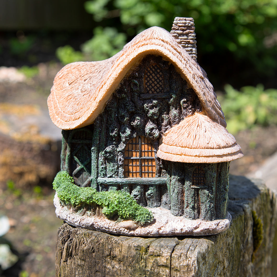 Blaise Thatched Cottage - Miniature World