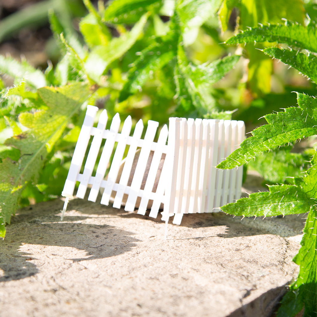 White Picket Fencing - Miniature World